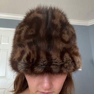 REAL MINK FUR HAT FOR WOMEN. FERNAND PINCINCE. 23.5 IN CIRCUMFERENCE.